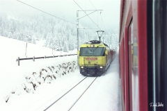 Ge 4/4 III 647 / Standort: Bei Preda / Datum: 25.11.2000 / Zugnummer D 550